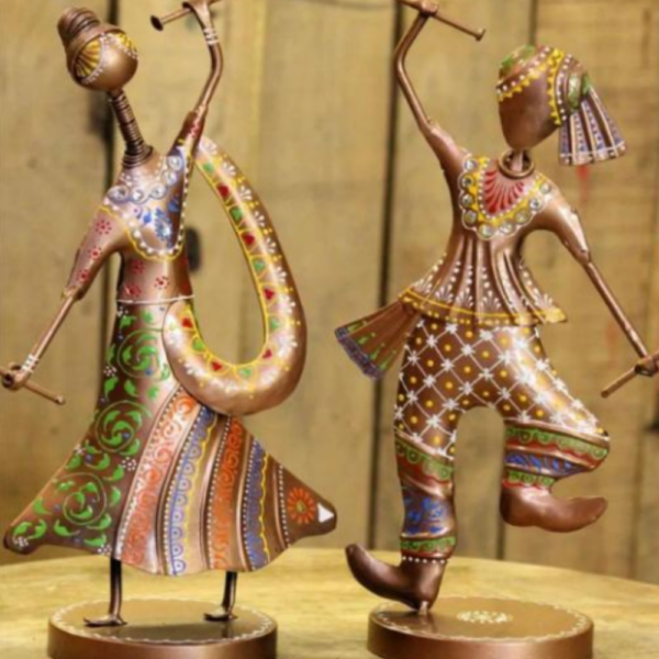 AD DANDIYA COUPLE S1 (8x4x14 inch)